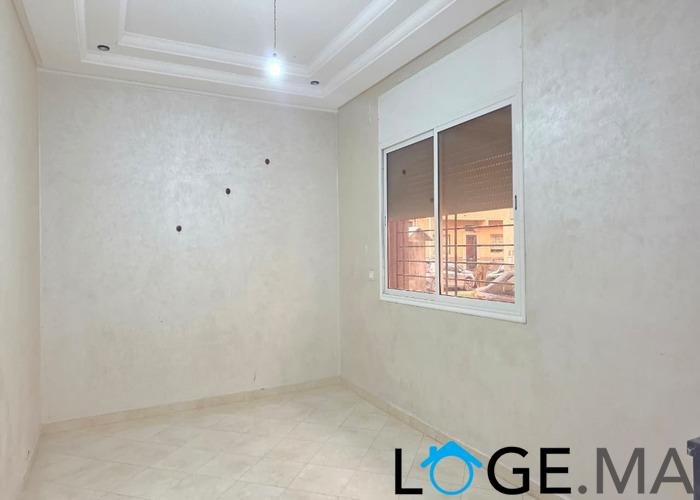 شقة للكراء طالق سفلي بلكور بحي السلام قرب مسجد نادية الجديدة.