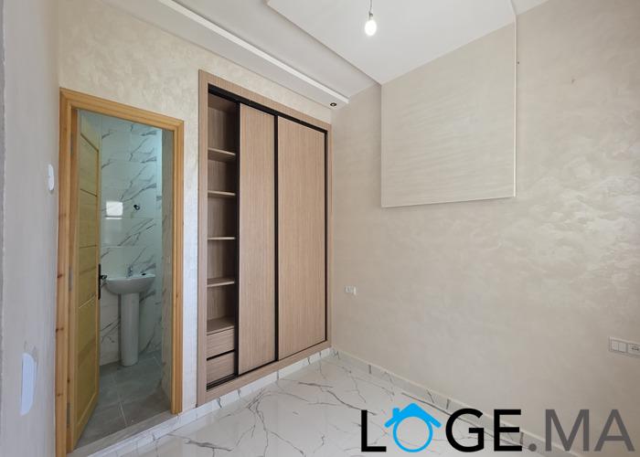 Appartement a vendre escalier privatif, étage courant près al bousstane el jadida. 