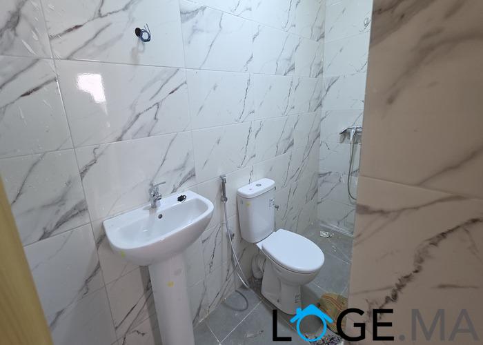 Appartement a vendre escalier privatif, étage courant près al bousstane el jadida. 