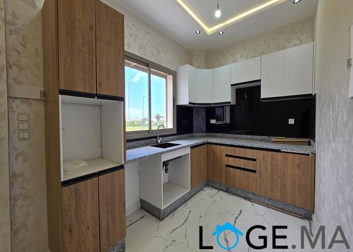 Appartement a vendre escalier privatif, étage courant près al bousstane el jadida. 