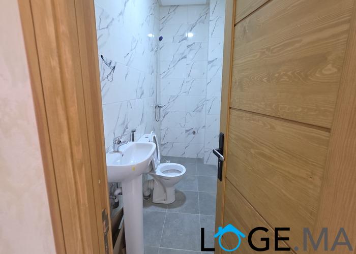 Appartement a vendre escalier privatif, étage courant près al bousstane el jadida. 