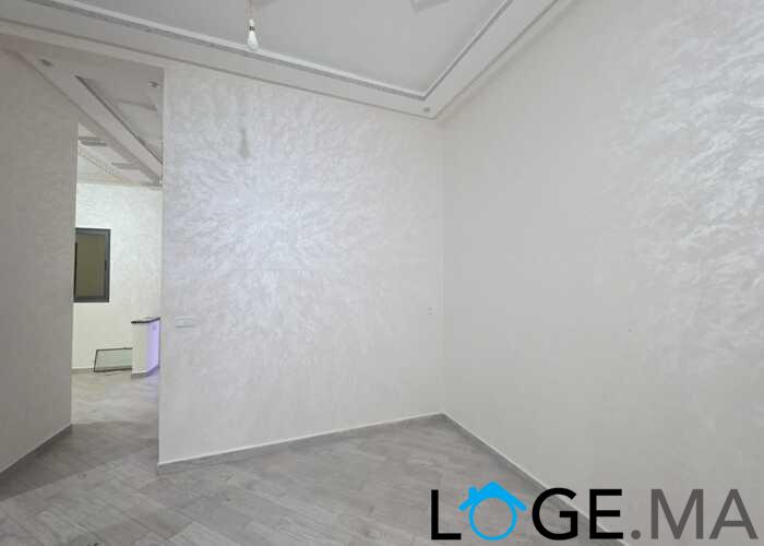 Appartement RDC 76 m2 dans R+2,deux façades a vendre au plein centre hay essalam el jadida .