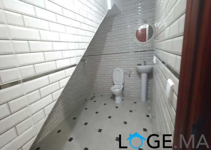 Appartement RDC 76 m2 dans R+2,deux façades a vendre au plein centre hay essalam el jadida .