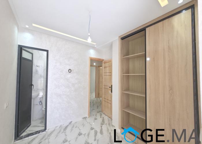 Appartement a vendre de 82 m2 étage courant près al bousstane el jadida.