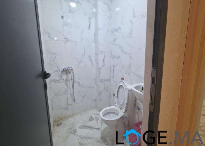 Appartement a vendre de 82 m2 étage courant près al bousstane el jadida.