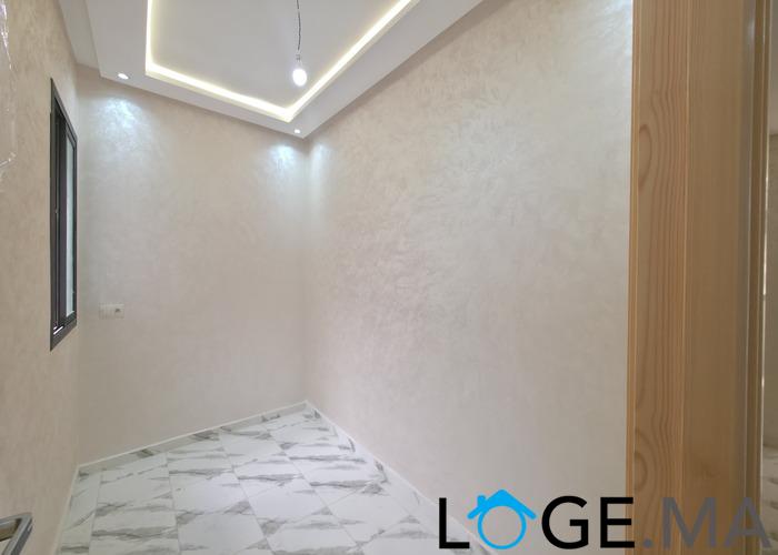 Appartement a vendre de 82 m2 étage courant près al bousstane el jadida.