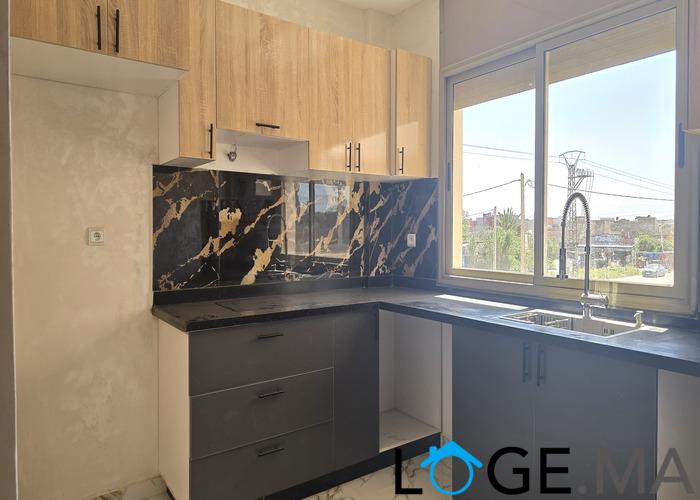 Appartement a vendre dans R+2 escalier privatif de 82 m2 a el jadida.