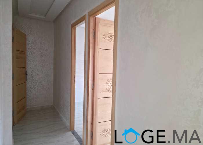 Appartement a vendre  de 82 m2 au 2ème étage de deux façades a Al bousstane el jadida.
