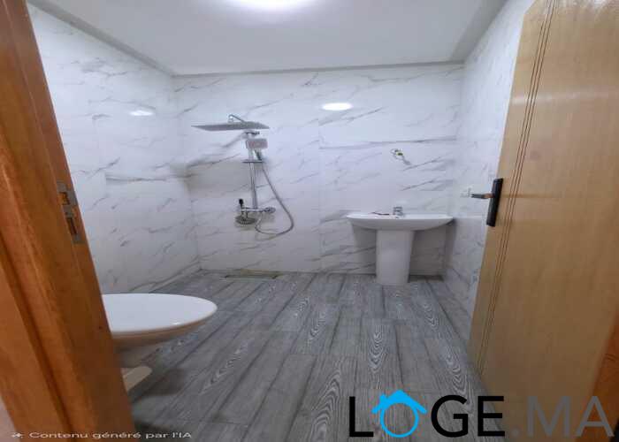 Appartement a vendre de 111m2 escalier privatif de deux façades a el jadida