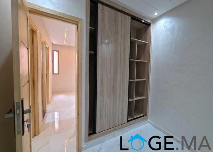 Appartement neuf a vendre avec escalier privatif étage courant a el jadida .