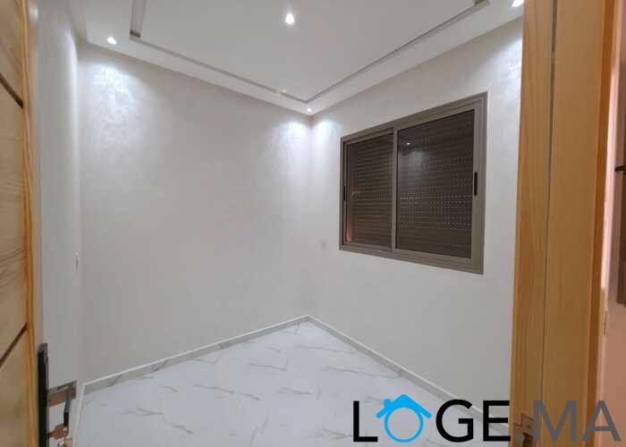 Appartement neuf a vendre avec escalier privatif étage courant a el jadida .