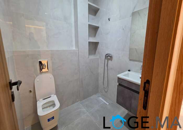 Appartement a vendre de 113 m2 dans R+3 avec ascenseur pres ibrahim Al khalil el jadida .