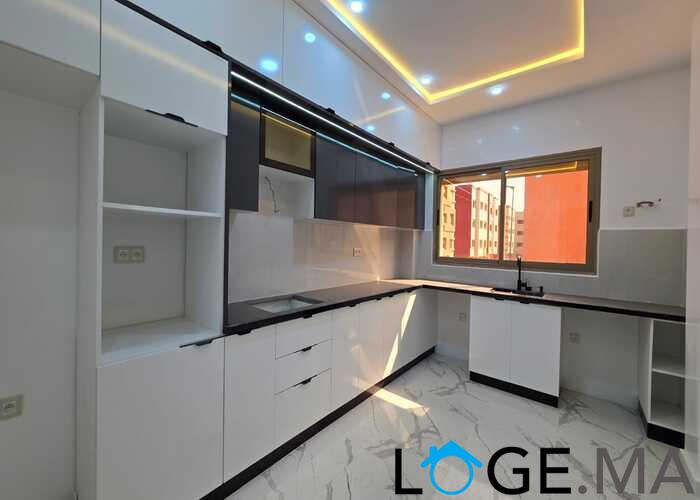 Appartement a vendre de 113 m2 dans R+3 avec ascenseur pres ibrahim Al khalil el jadida .