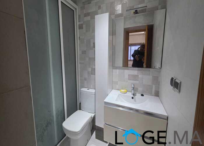 Appartement a vendre dans une immeuble en 4ème étage de deux façades a el jadida.