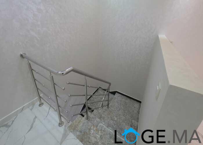 Duplex a vendre dans une R+3 de 202 m2 près marjan el jadida.