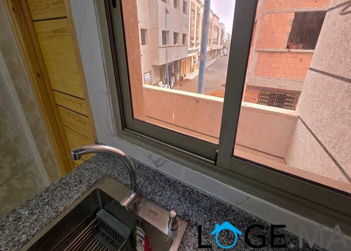 Appartement a vendre de 89 m2 au 1er étage près al bousstane el jadida. 