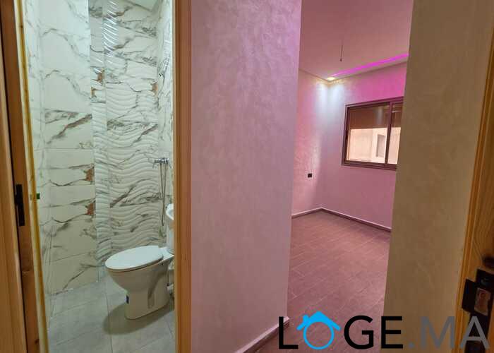 Appartement a vendre de 89 m2 au 1er étage près al bousstane el jadida. 