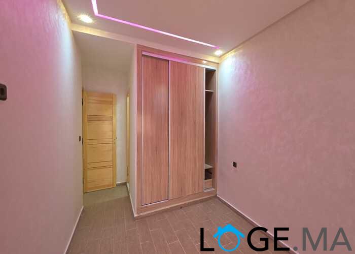 Appartement a vendre de 89 m2 au 1er étage près al bousstane el jadida. 