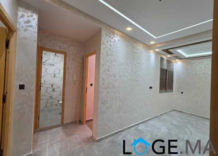 Appartement a vendre de 89 m2 au 1er étage près al bousstane el jadida. 