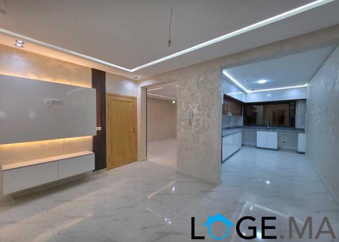 Appartement a vendre de deux façades au 2ème étage escalier privatif a al bousstane el jadida.