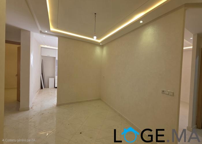 Appartement a vendre de 131 m2 escalier privatif de deux façades a hay essalam el jadida. 
