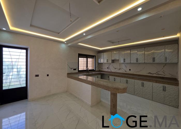 Duplex villa a vendre de 325 m2 ,1er étage avec la cave et jardin a el jadida.