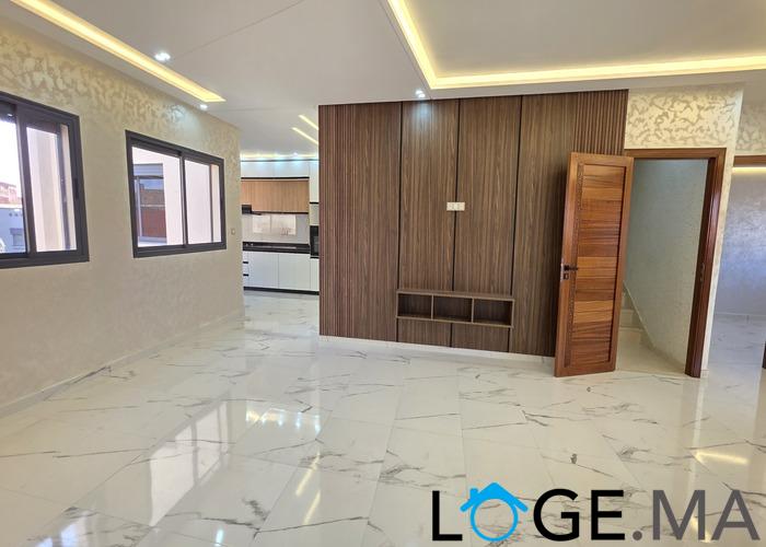 Appartement a vendre de 140 m2 escalier privatif a hay essalam el jadida. 