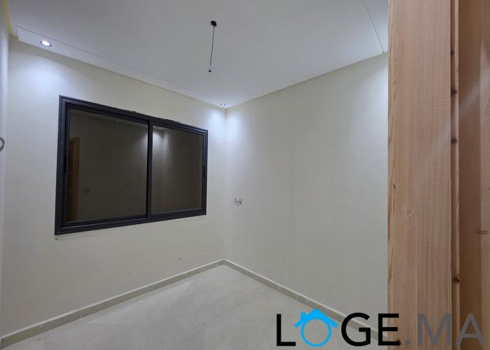 Appartement a vendre dans R+2 ,de 113 m2 escalier privatif a el jadida. 