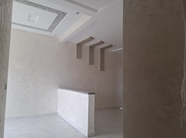 Appartement a vendre dans un immeuble avec garage et ascenseur, de 76 m2 dans une R+4 à el jadida. 