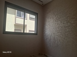 Appartement de deux façades, de 86 m2 près central laitières jadida .