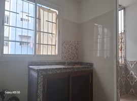 Appartement a vendre dans R+4 deb56 m2 au 1er étage près city industrielle el jadida.