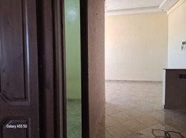 Appartement a louer au 4eme étage dans R+4 à hay essalam près service des mines el jadida .