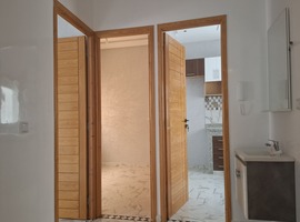Appartement a vendre dans R+2 escalier commun au 2 ème étage à el jadida.