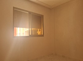 Appartement a vendre dans R+2 au 1er étage escalier privatif à hay essalm el jadida. 