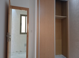 Appartement a vendre au 1er étage escalier privatif à hay essalam el jadida.