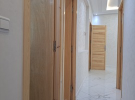 Appartement a vendre au 1er étage escalier privatif à hay essalam el jadida.