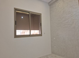 Appartement a vendre au 1er étage escalier privatif à hay essalam el jadida.