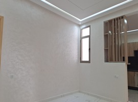 Appartement a vendre avec escalier privatif au 1er étage à hay essalam el jadida.