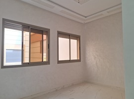 Appartement a vendre avec escalier privatif au 1er étage à hay essalam el jadida.
