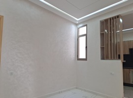 Appartement a vendre avec escalier privatif au 1er étage à hay essalam el jadida.
