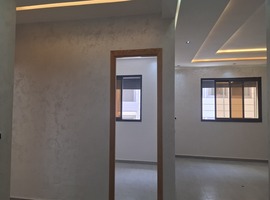 Appartement a vendre dans R+2 de 130 m2 de 2 façades escalier privatif a el jadida.