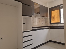 Appartement a vendre dans R+2 de 130 m2 de 2 façades escalier privatif a el jadida.