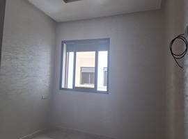 Appartement dans R+4 a vendre de 80 m2 au 1er étage a el jadida. 