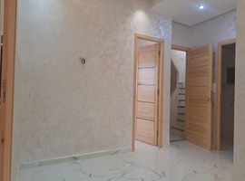 Appartement a vendre dans R+2 au 2 ème étage a hay essalam el jadida. 