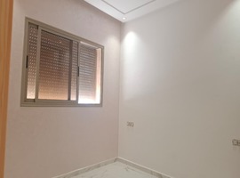 Appartement a vendre dans R+2 au 2 ème étage a hay essalam el jadida. 