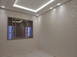 Appartement a vendre dans  R+2 ,au 1er étage escalier privatif près hay almatar el jadida.