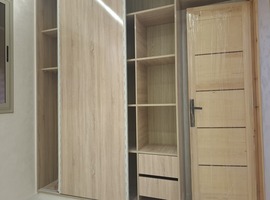 Appartement a vendre dans  R+2 ,au 1er étage escalier privatif près hay almatar el jadida.