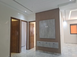Appartement a vendre escalier privatif dans R+2 de 137 m2 a al bousstane el jadida. 