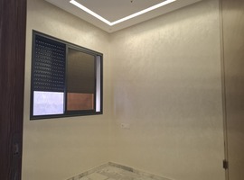 Appartement a vendre escalier privatif dans R+2 de 137 m2 a al bousstane el jadida. 