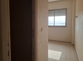 Appartement dans r+3 2eme et 3eme étage de 4 pièces près marjane 